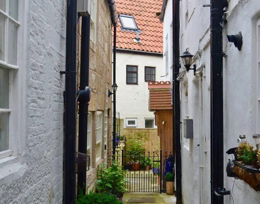 Cosy 400Yr Old Cottage, Flowergate, Whitby, Sleeps 6 Exterior photo